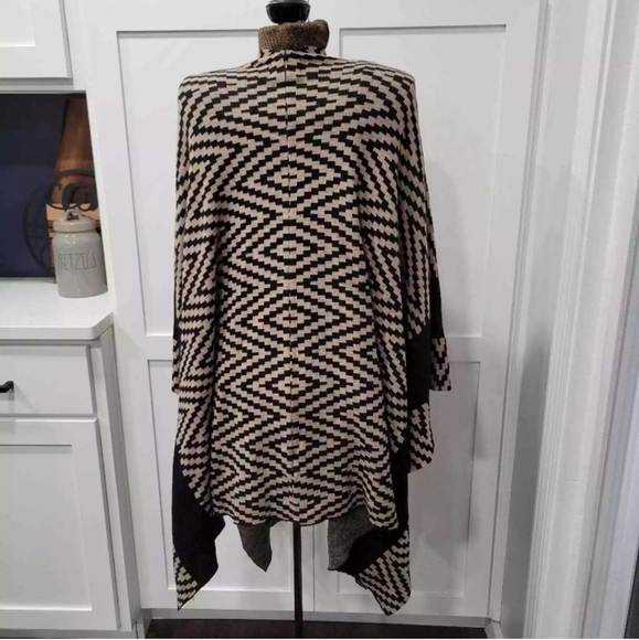 Joseph A Brand Geometric Duster Cardigan Long Sweater Woman Size O/S - Picture 2 of 9